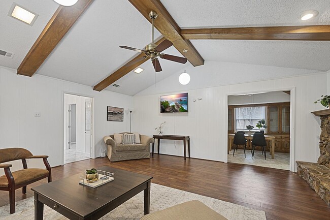 Foto del edificio - 1108 Waterview Ln
