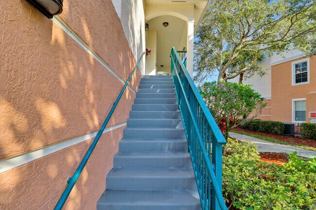 Foto del edificio - 9212 Myrtlewood Cir W