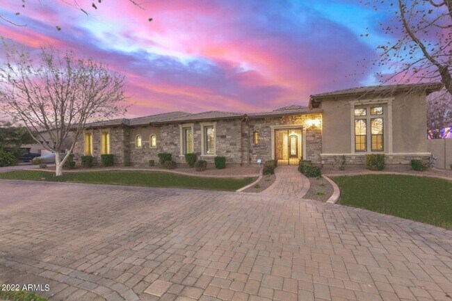 Building Photo - The Pecans
