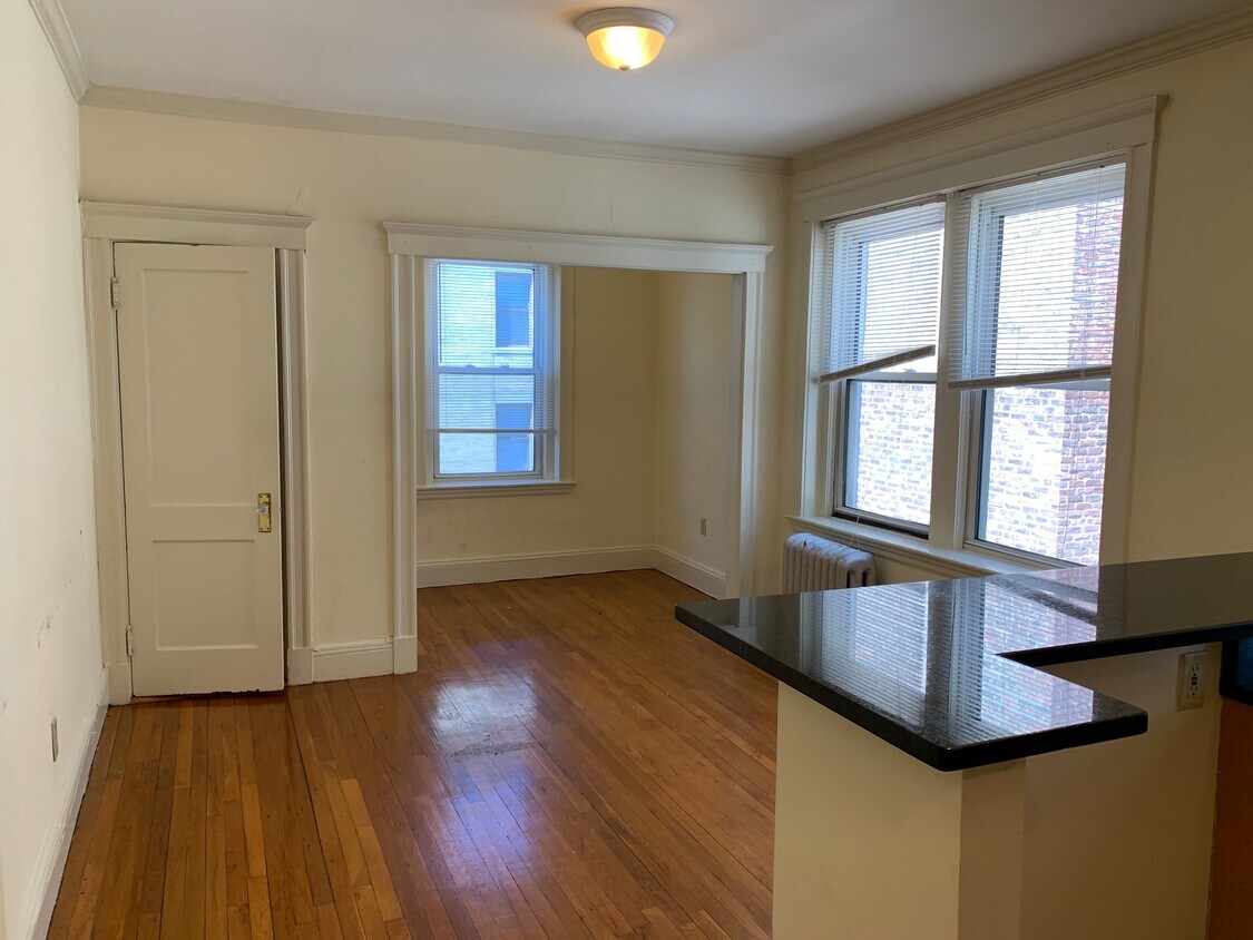 Primary Photo - 35 Park Dr