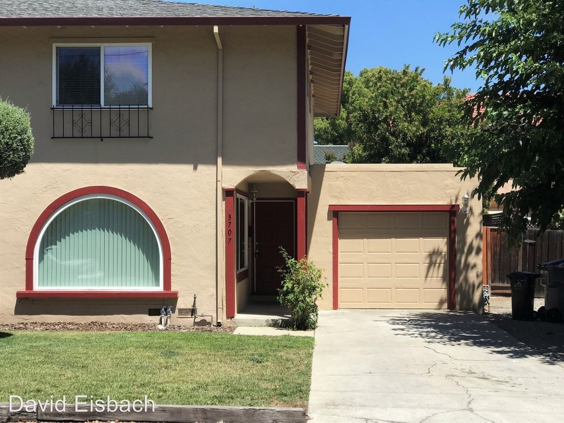 Primary Photo - 3707-3709 Akron Way