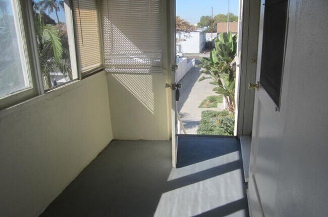 Building Photo - 6708 Pickering Ave