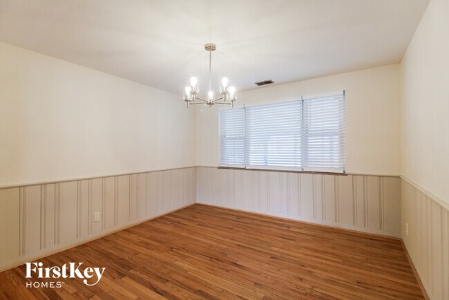 Building Photo - 107 Castanea Dr