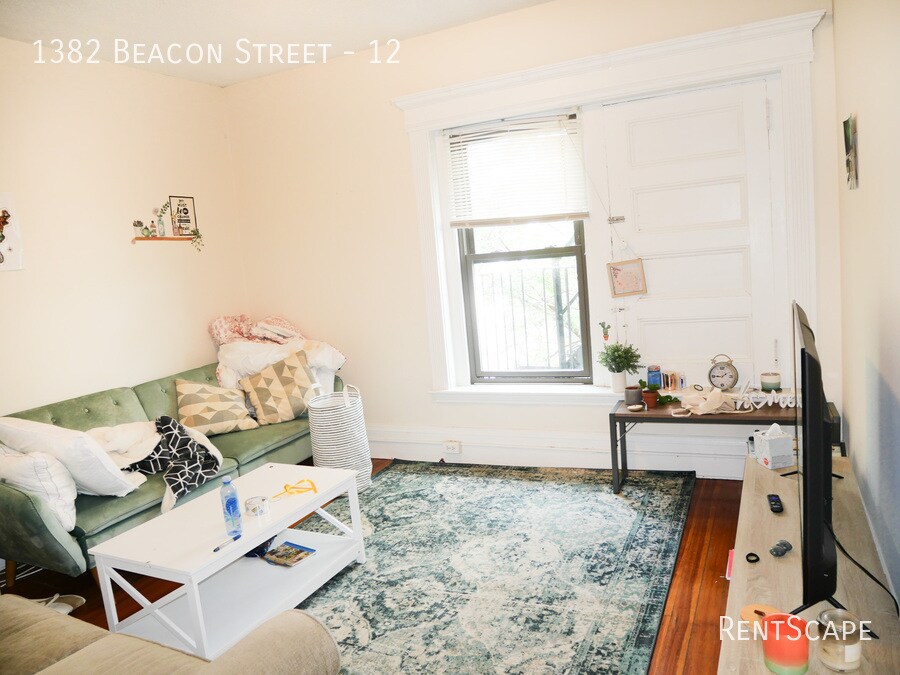 Foto principal - 1382 Beacon St