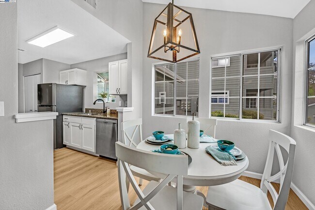 Foto del edificio - 7815 Canyon Meadows Cir