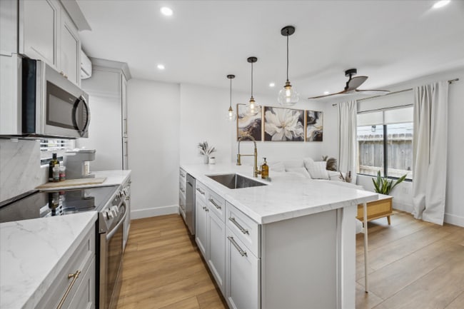 Foto del edificio - 5844 Darling St