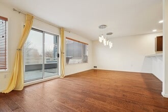 Building Photo - 555 Kirkland Way