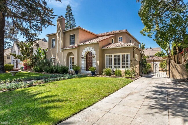 Foto del edificio - 5 br, 4.5 bath House - 1709 Buckingham Road