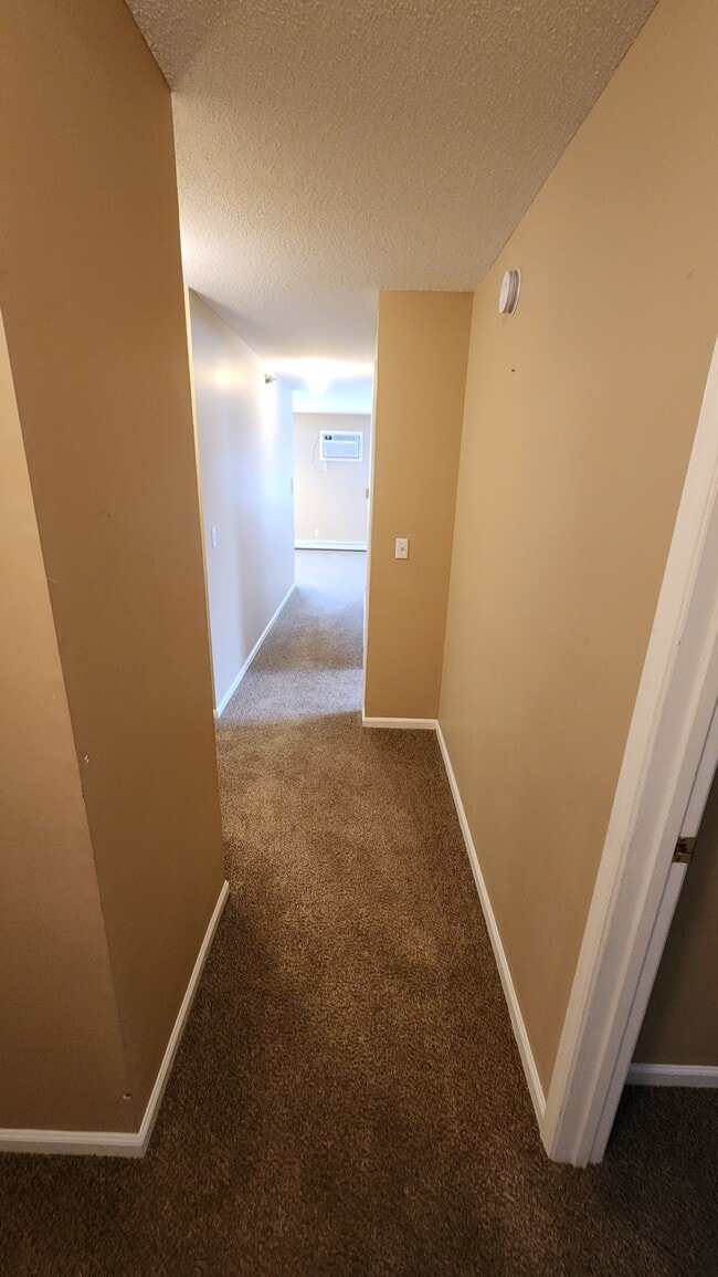 2B 1B Corner - Colonial Court