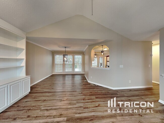 Foto del edificio - 703 Players Ct