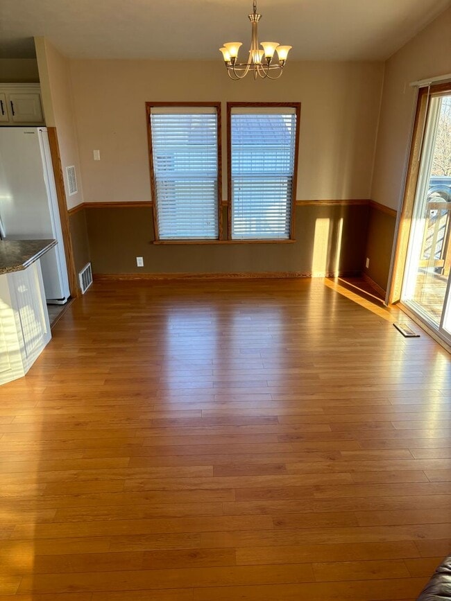 Building Photo - Acreage for Rent: $1750