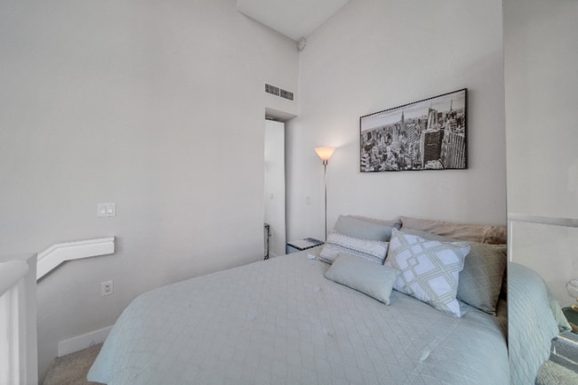 Building Photo - W E