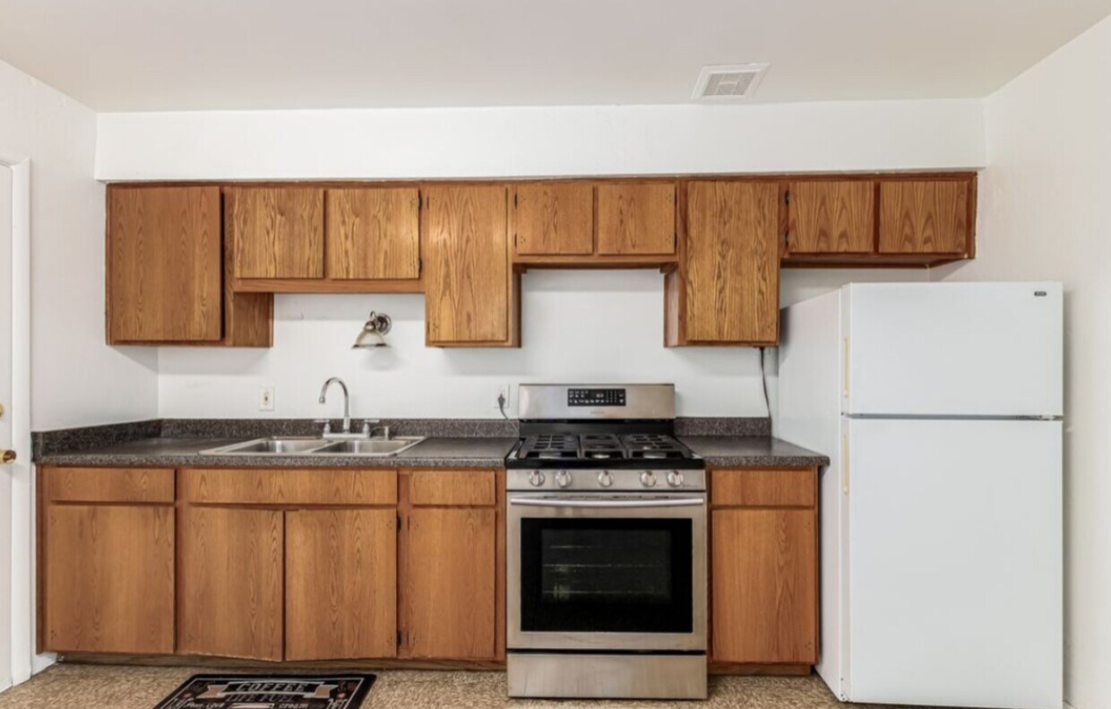 Building Photo - 1321 W Sahuaro Dr