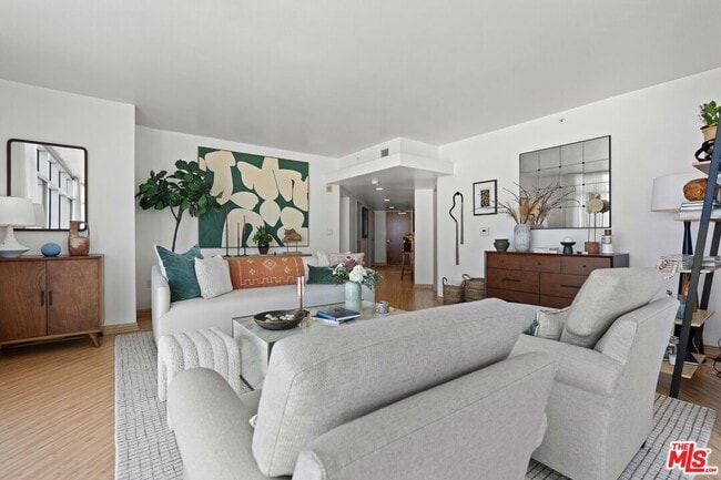 Foto del edificio - 13700 Marina Pointe Dr