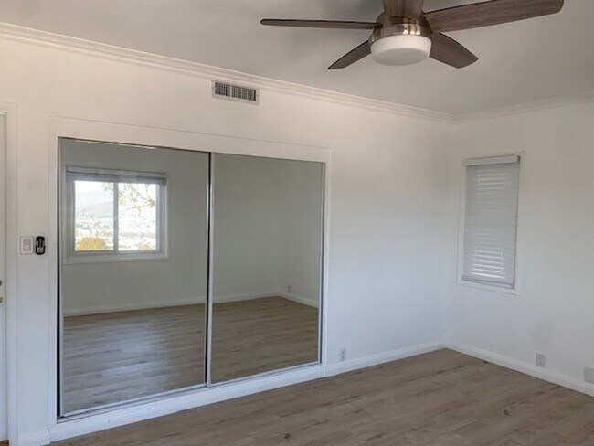 Foto del edificio - Fletcher Hills Studio with Amazing View!