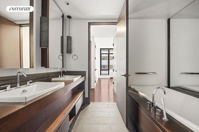 Building Photo - 40 Broad St