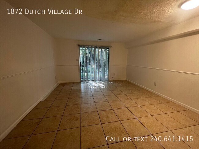 Building Photo - 1872 Dutch Village Dr