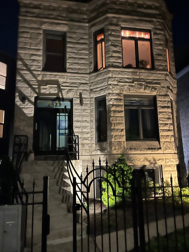 Primary Photo - 2529 N Central Park Ave