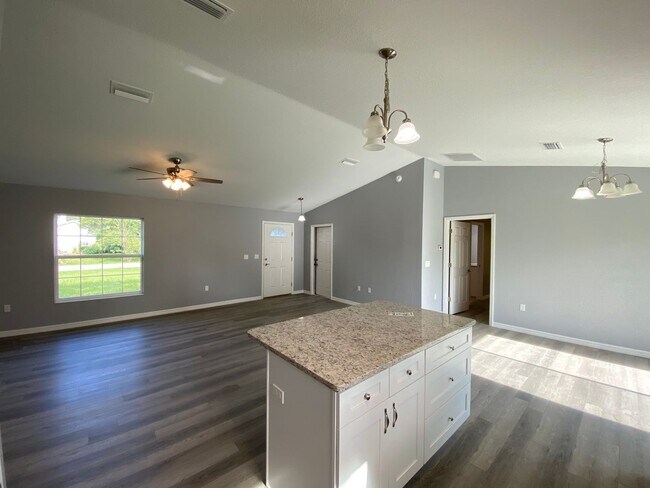 Foto del edificio - Desirable SW Ocala Neighborhood 3/2/2 **WON'T LAST**