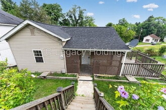 Building Photo - 138 Austin Ave