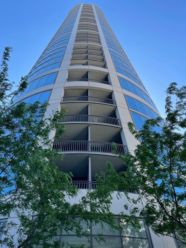 Building Photo - 2101 Market St