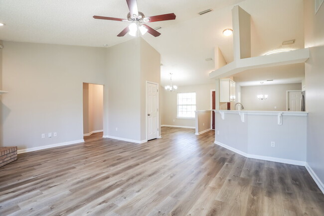 Building Photo - 2708 Salina Ct