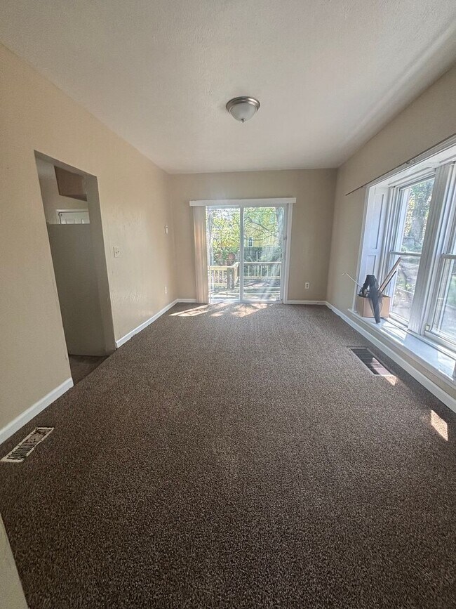 Foto del edificio - 4bd Single Cash Pay/Section 8