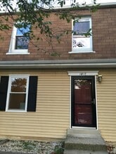 Building Photo - 1817 Oriole Ct