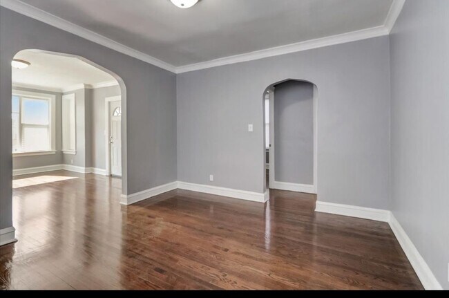 Foto del edificio - 7923 S Clyde Ave
