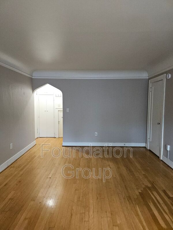 Foto del edificio - 734 Broadway E