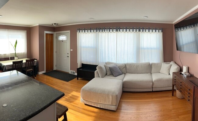 Foto del edificio - 9023 Central Ave