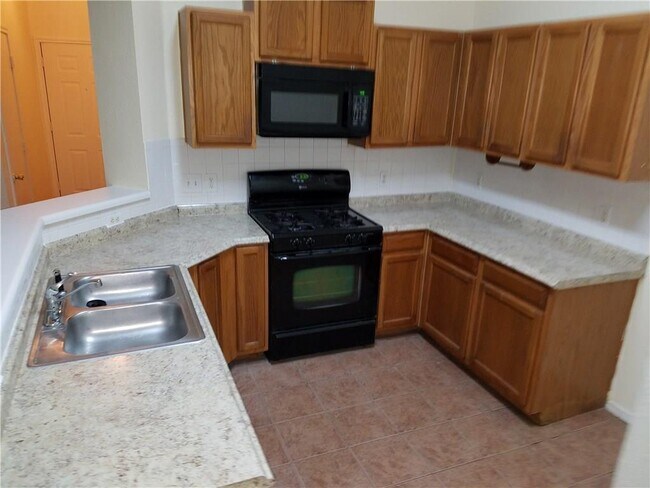 Foto del edificio - 1609 Honeysuckle Ln