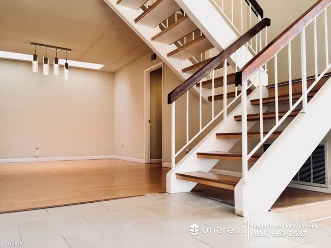 Building Photo - 32856 Bluebird Loop