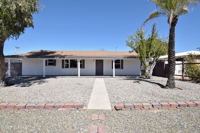 Foto del edificio - 4233 E Lester St