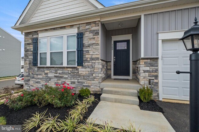 Foto del edificio - 148 Huntwell W Ave