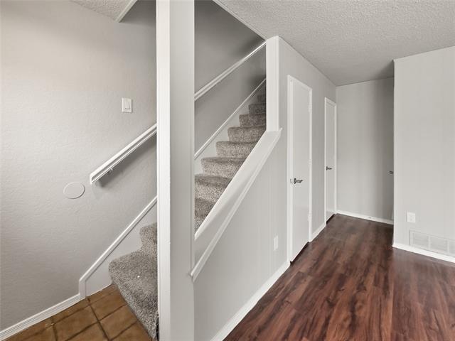 Building Photo - 517 Pecan Acres Ct