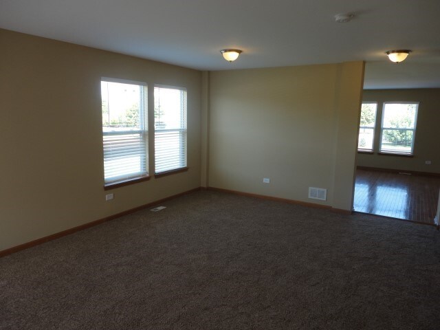 Building Photo - 512 Stoffa Ave