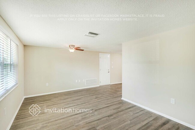Foto del edificio - 7935 Fox Hollow Dr