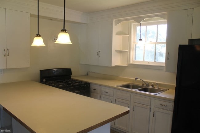 Building Photo - 2 br, 1 bath House - 817 Live Oak St