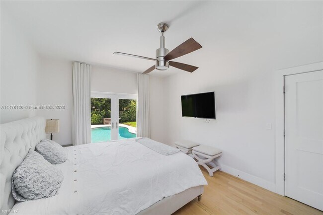 Foto del edificio - 4 br, 3 bath House - 1250 101st St