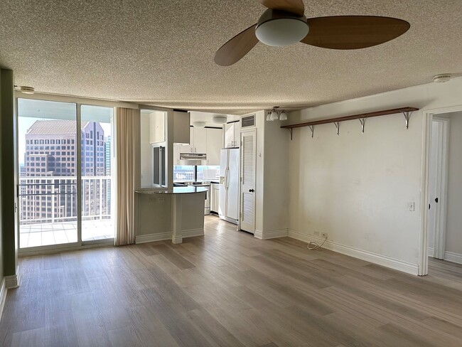 Building Photo - Honolulu Park Place 2BR/2BA/2PK - Ocean & ...