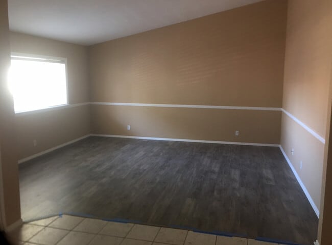 Building Photo - 830 Raft Ln