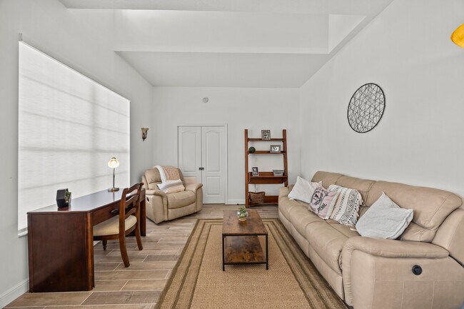 Foto del edificio - 1782 Clydesdale Ave