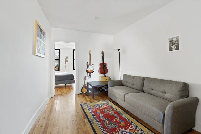 Building Photo - 277 Starr St