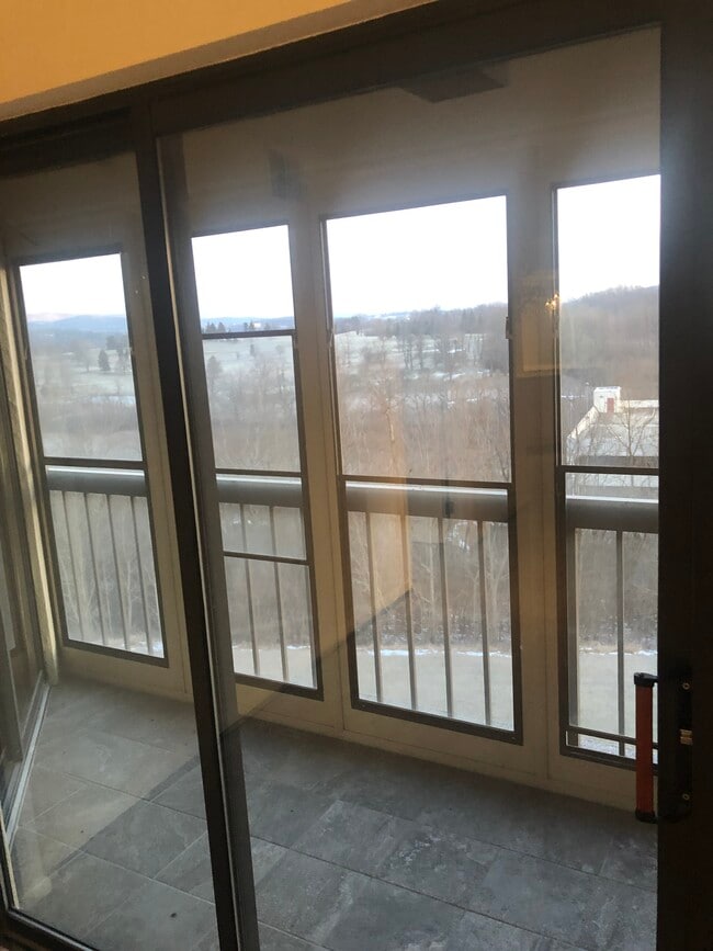 415 Parkview Ln Unit 405, Altoona, PA 16601 Condo for Rent in Altoona