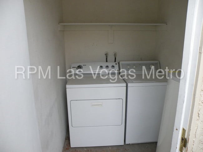 Building Photo - 2971 Juniper Hills Blvd