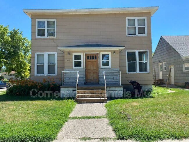 Foto del edificio - 458 3rd St NE