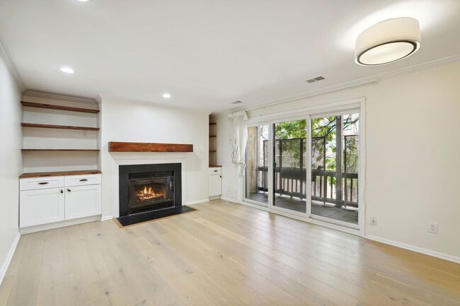 Building Photo - 1124 25th St NW