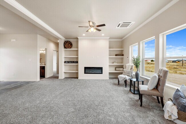 Building Photo - 1586 Bowen Dr