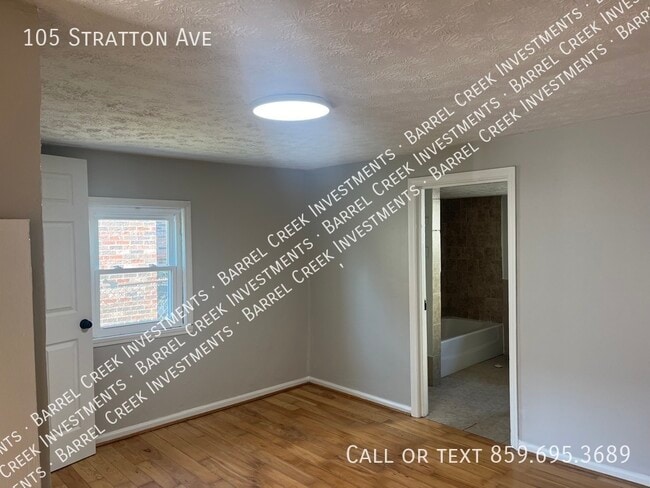 Building Photo - 2-Bed 1-Bath House + Dining Room